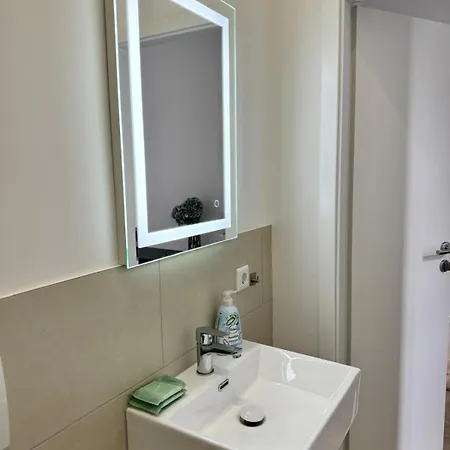 Heaven Homes - Privatzimmer Mit Bad Im Herzen Von Duesseldorf Exterior photo